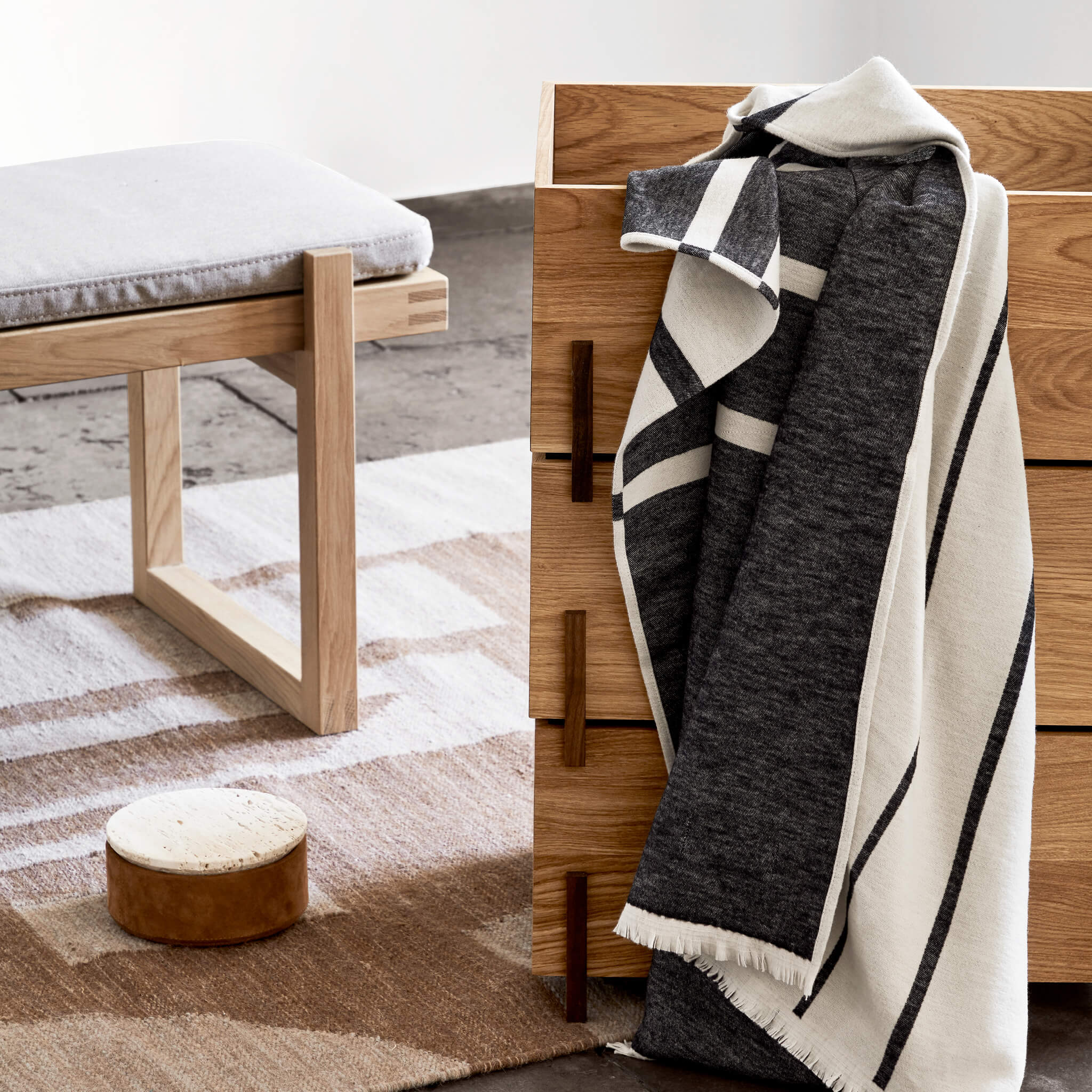 Contemporary Kelim Rug 140 x 200